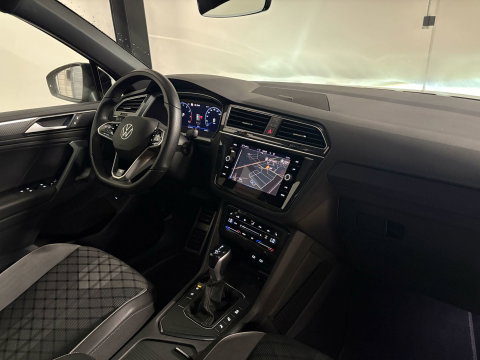 Volkswagen Tiguan 1.5 TSI R-Line PANO KEYLESS CAM