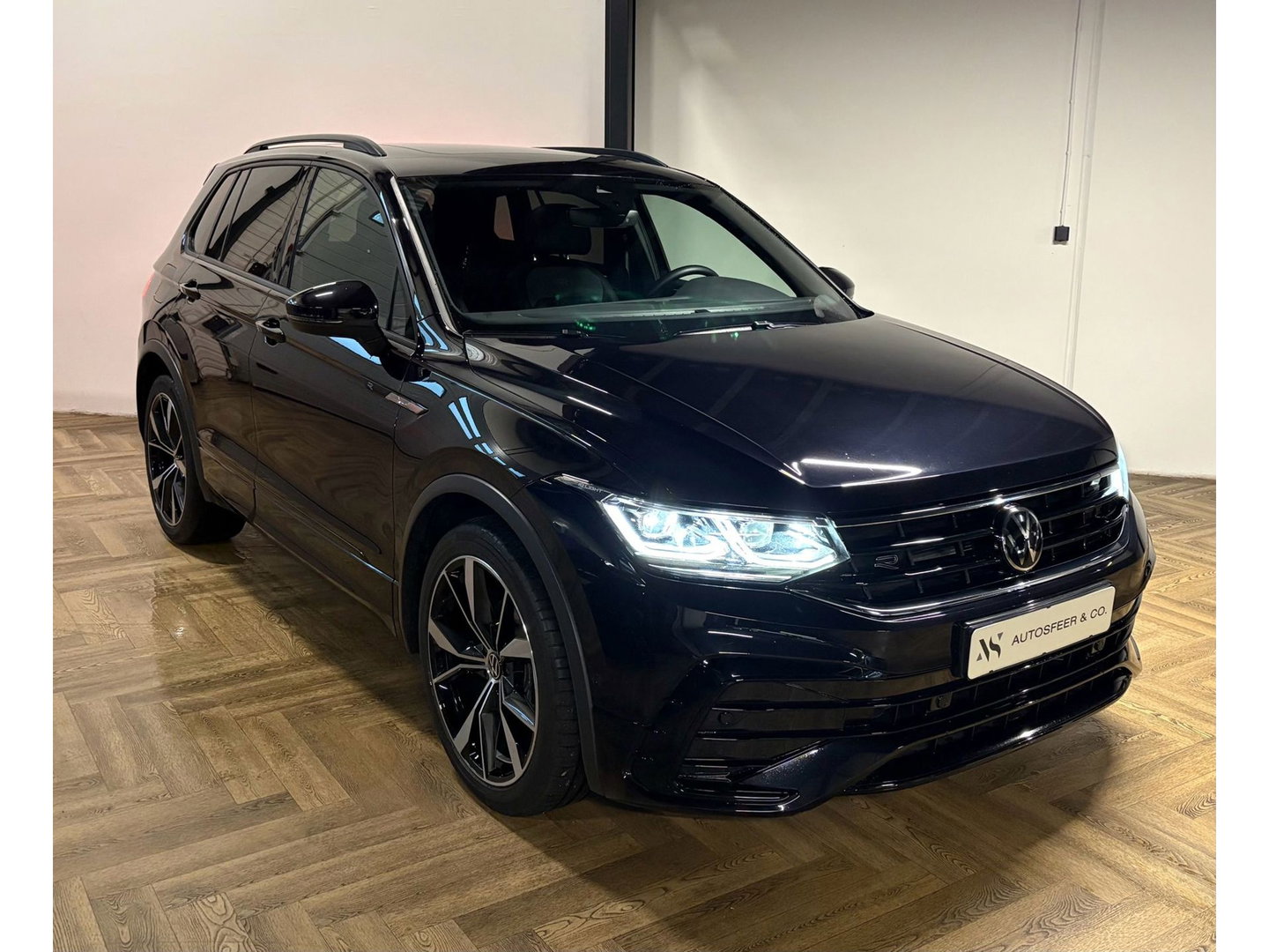 Volkswagen Tiguan 1.5 TSI R-Line PANO KEYLESS CAM