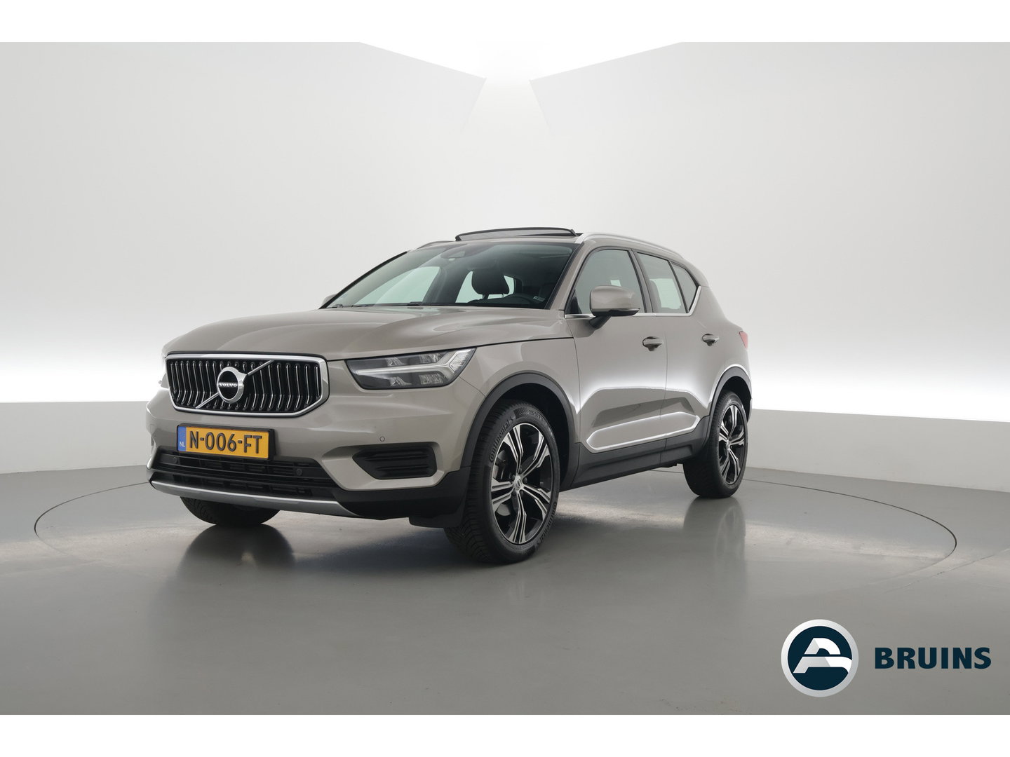 Volvo XC40 1.5 T3 Inscription | Pano-dak | Leer | Harman/ Kardon Audio | Camera | Adap. Cruise control |