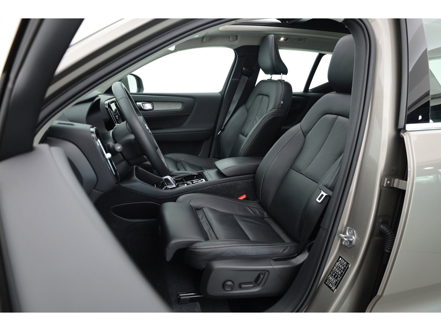 Volvo XC40 1.5 T3 Inscription | Pano-dak | Leer | Harman/ Kardon Audio | Camera | Adap. Cruise control |