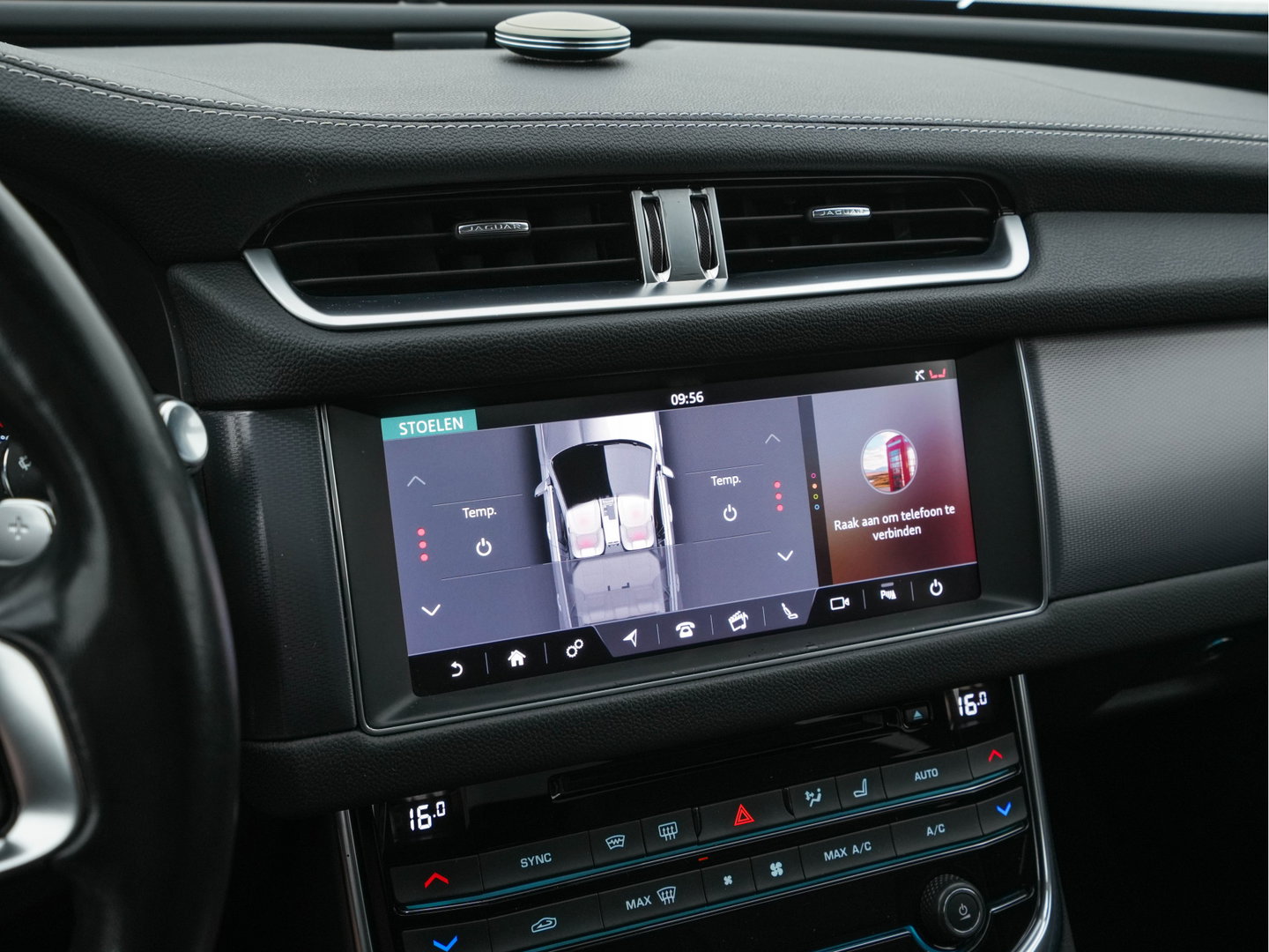 Jaguar XF Sportbrake 2.0d Portfolio Aut. *PANO | LEATHER | FULL-LED | MEMORY-PACK | DIGI-COCKPIT | HEATED-COMFORTSEATS | NAVI-FULLMAP | CAMERA | PRIVACY-GLASS | SHIFTPADDLES | AMBIENT-LIGHT | ECC | PDC | CRUISE | 20''ALU*