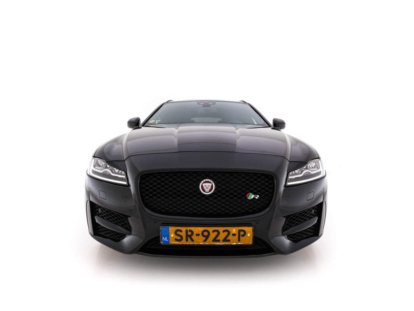 Jaguar XF Sportbrake 2.0d Portfolio Aut. *PANO | LEATHER | FULL-LED | MEMORY-PACK | DIGI-COCKPIT | HEATED-COMFORTSEATS | NAVI-FULLMAP | CAMERA | PRIVACY-GLASS | SHIFTPADDLES | AMBIENT-LIGHT | ECC | PDC | CRUISE | 20''ALU*
