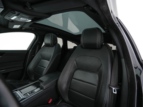Jaguar XF Sportbrake 2.0d Portfolio Aut. *PANO | LEATHER | FULL-LED | MEMORY-PACK | DIGI-COCKPIT | HEATED-COMFORTSEATS | NAVI-FULLMAP | CAMERA | PRIVACY-GLASS | SHIFTPADDLES | AMBIENT-LIGHT | ECC | PDC | CRUISE | 20''ALU*