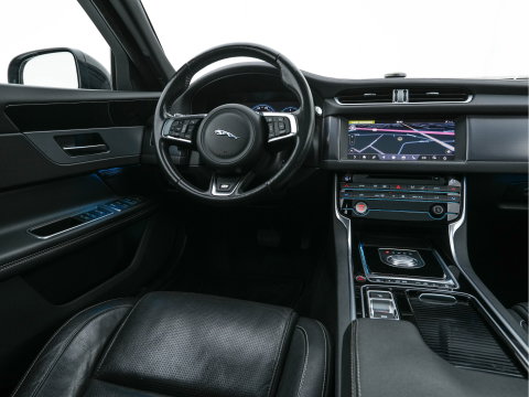 Jaguar XF Sportbrake 2.0d Portfolio Aut. *PANO | LEATHER | FULL-LED | MEMORY-PACK | DIGI-COCKPIT | HEATED-COMFORTSEATS | NAVI-FULLMAP | CAMERA | PRIVACY-GLASS | SHIFTPADDLES | AMBIENT-LIGHT | ECC | PDC | CRUISE | 20''ALU*