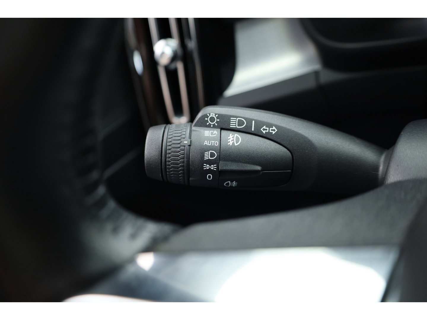 Volvo XC40 1.5 T5 Recharge R-Design | 262 PK | Trekhaak | Adap. Cruise control | Blis | Elek Stoelen | Camera |
