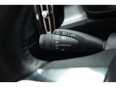 Volvo XC40 1.5 T5 Recharge R-Design | 262 PK | Trekhaak | Adap. Cruise control | Blis | Elek Stoelen | Camera |