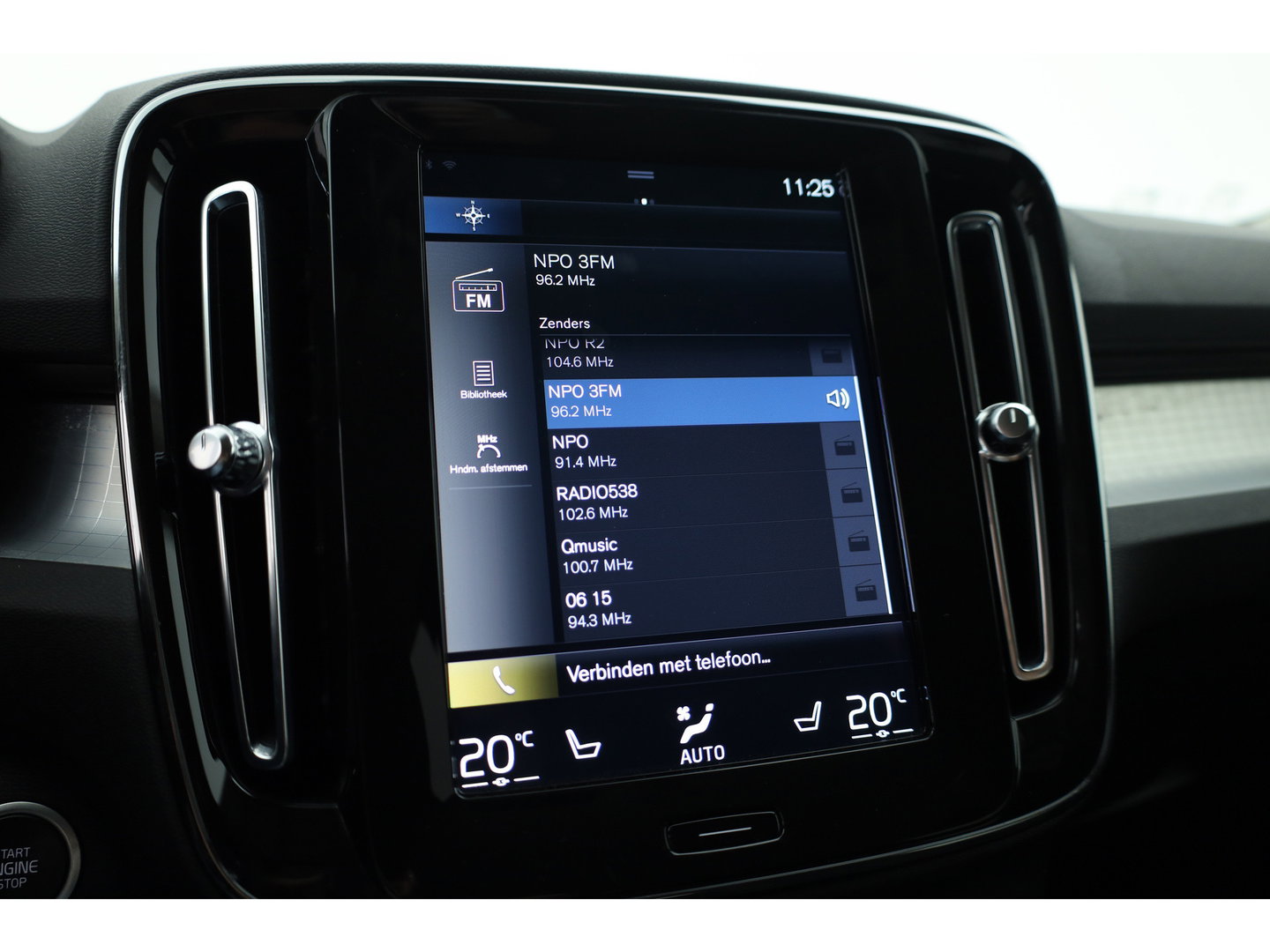 Volvo XC40 1.5 T5 Recharge R-Design | 262 PK | Trekhaak | Adap. Cruise control | Blis | Elek Stoelen | Camera |