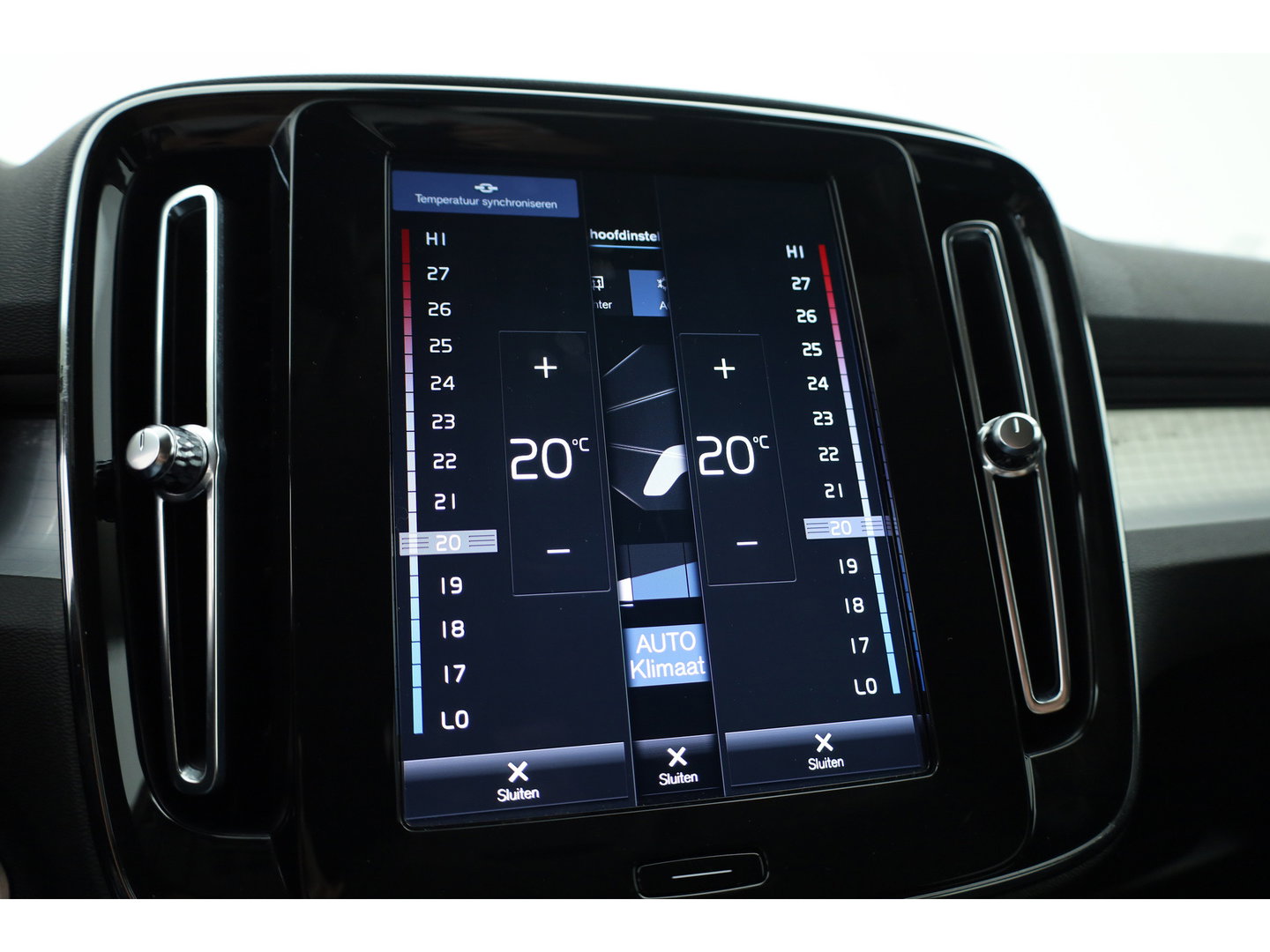 Volvo XC40 1.5 T5 Recharge R-Design | 262 PK | Trekhaak | Adap. Cruise control | Blis | Elek Stoelen | Camera |