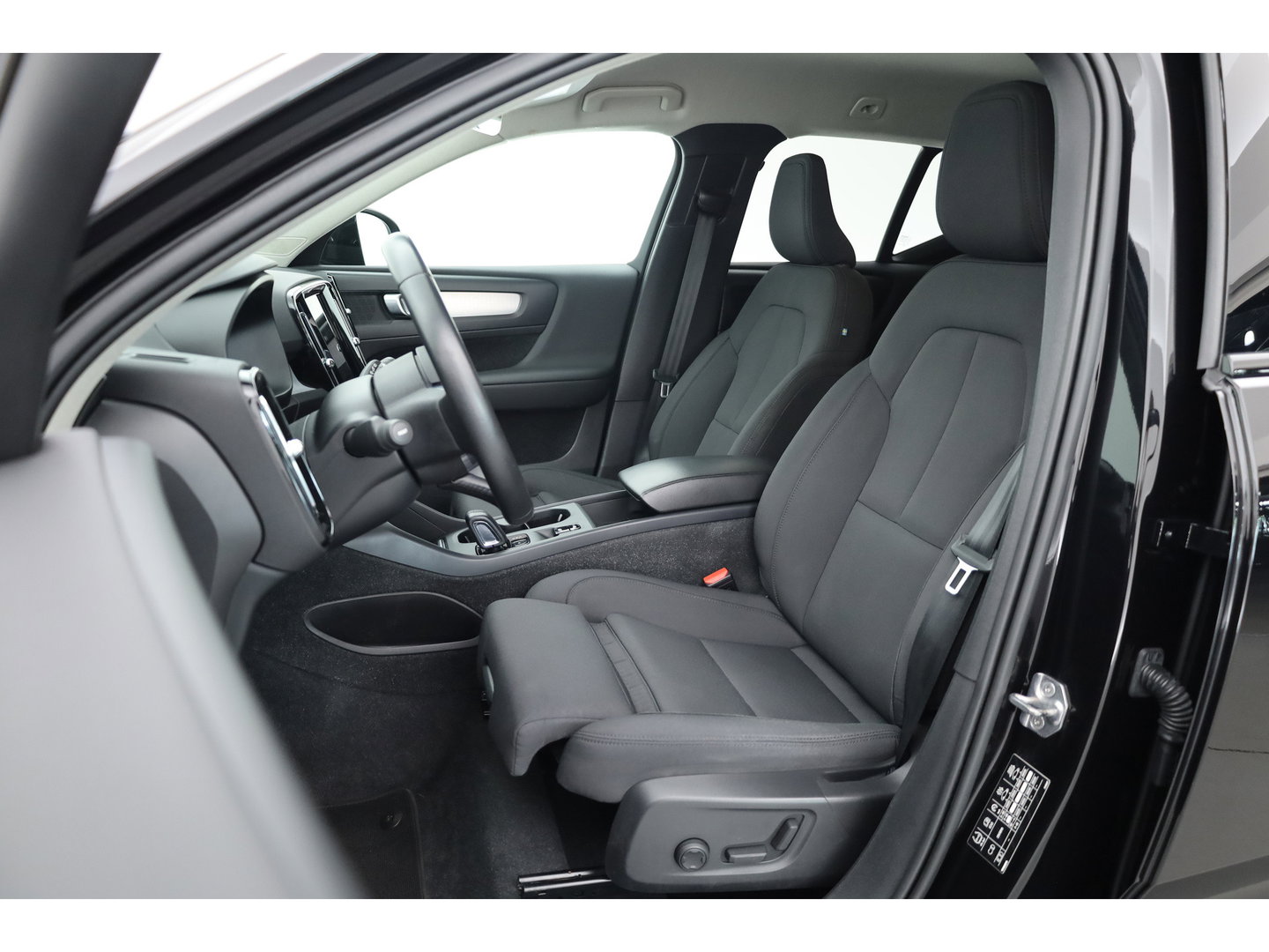 Volvo XC40 1.5 T5 Recharge R-Design | 262 PK | Trekhaak | Adap. Cruise control | Blis | Elek Stoelen | Camera |