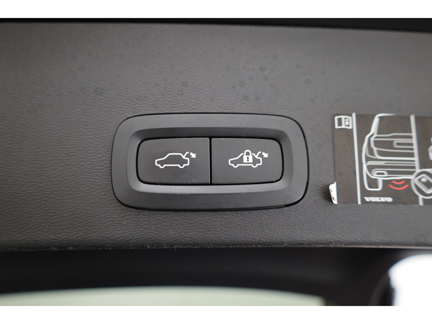 Volvo XC40 1.5 T5 Recharge R-Design | 262 PK | Trekhaak | Adap. Cruise control | Blis | Elek Stoelen | Camera |