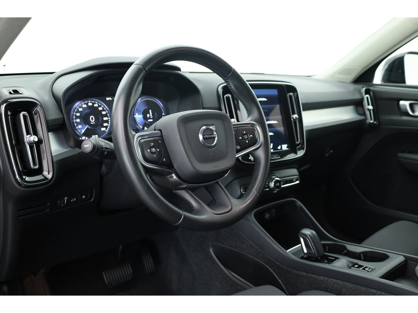 Volvo XC40 1.5 T5 Recharge R-Design | 262 PK | Trekhaak | Adap. Cruise control | Blis | Elek Stoelen | Camera |
