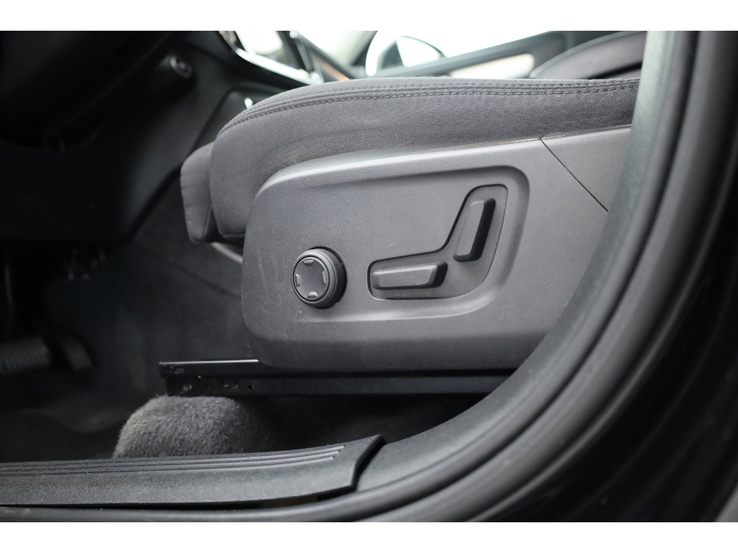 Volvo XC40 1.5 T5 Recharge R-Design | 262 PK | Trekhaak | Adap. Cruise control | Blis | Elek Stoelen | Camera |