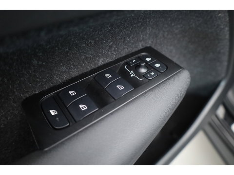 Volvo XC40 1.5 T5 Recharge R-Design | 262 PK | Trekhaak | Adap. Cruise control | Blis | Elek Stoelen | Camera |