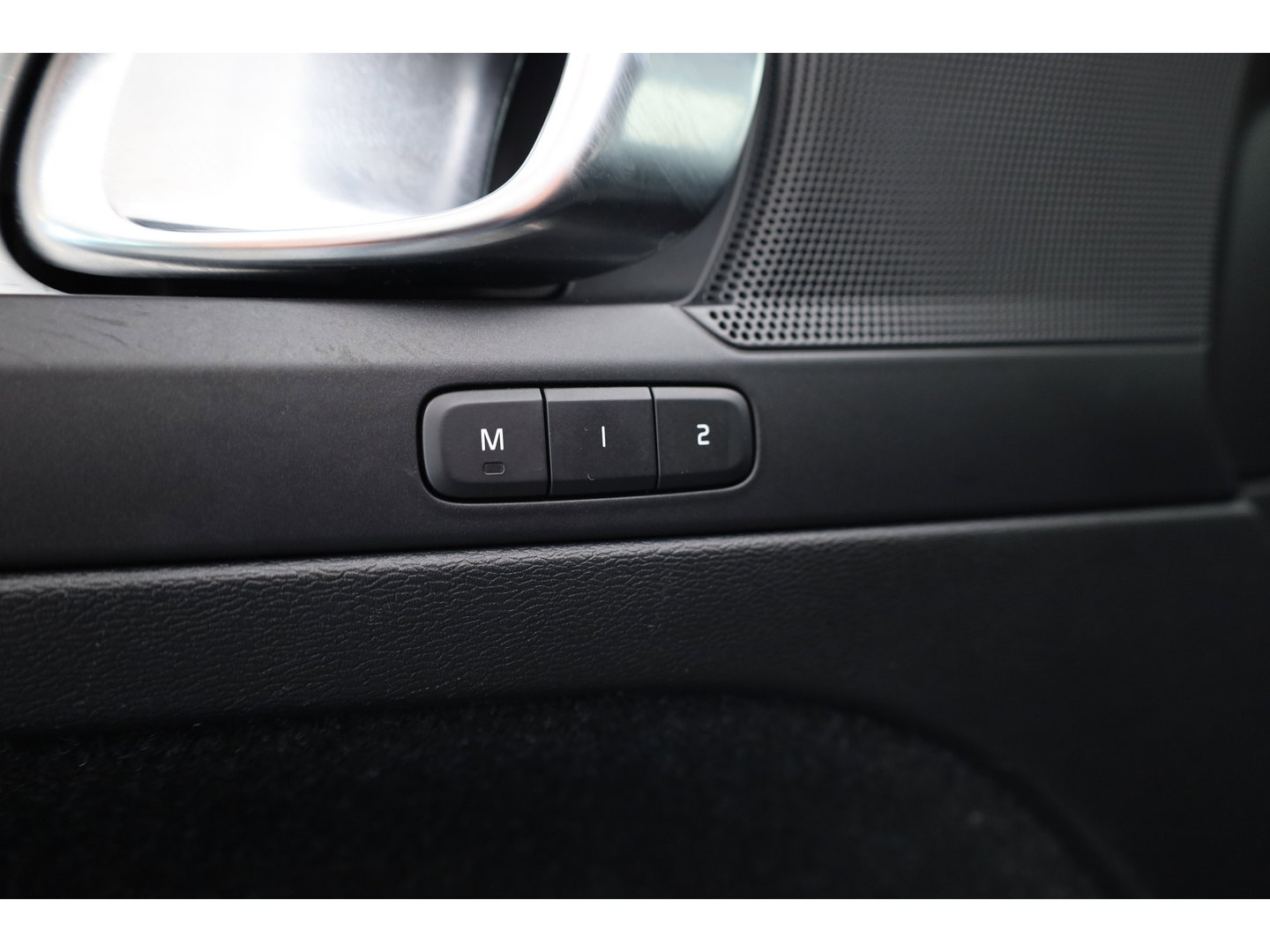 Volvo XC40 1.5 T5 Recharge R-Design | 262 PK | Trekhaak | Adap. Cruise control | Blis | Elek Stoelen | Camera |
