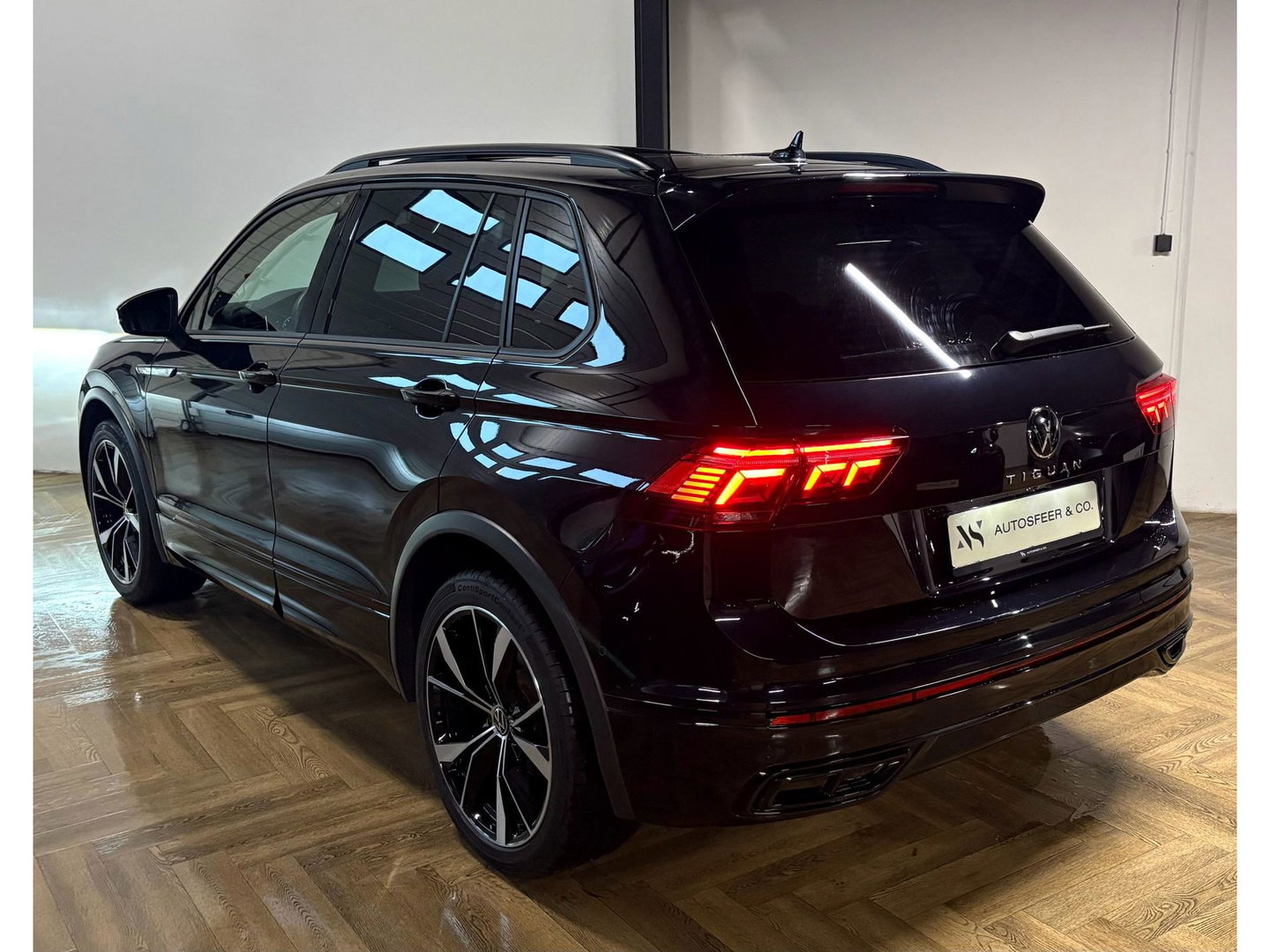 Volkswagen Tiguan 1.5 TSI R-Line PANO KEYLESS CAM