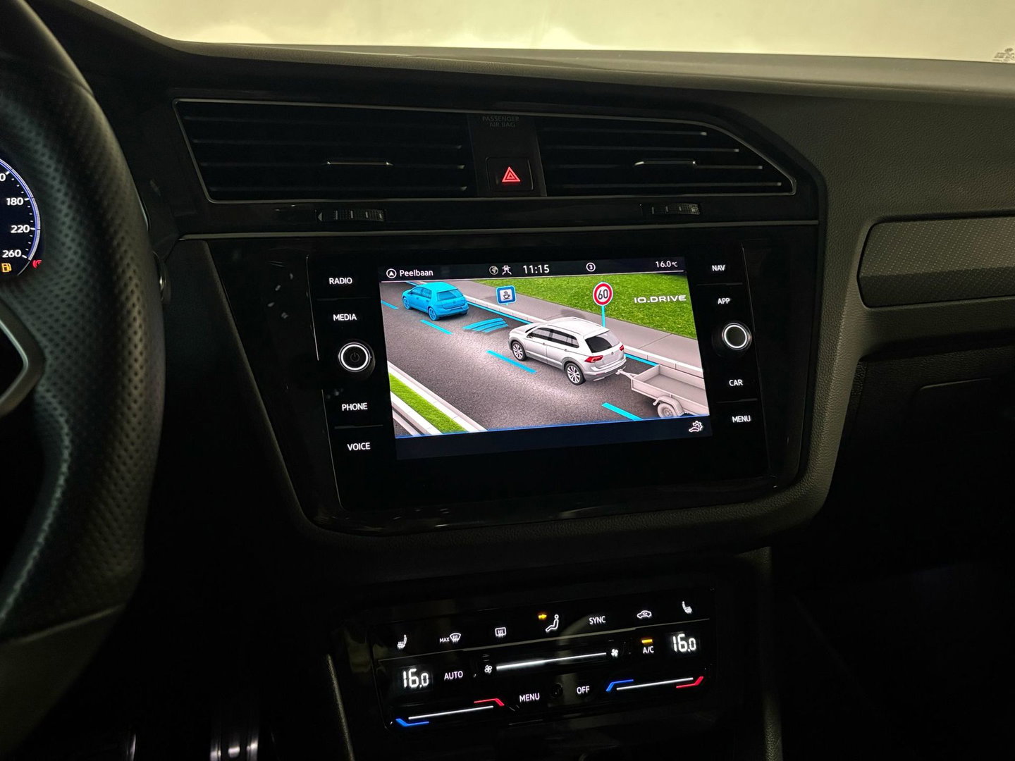 Volkswagen Tiguan 1.5 TSI R-Line PANO KEYLESS CAM