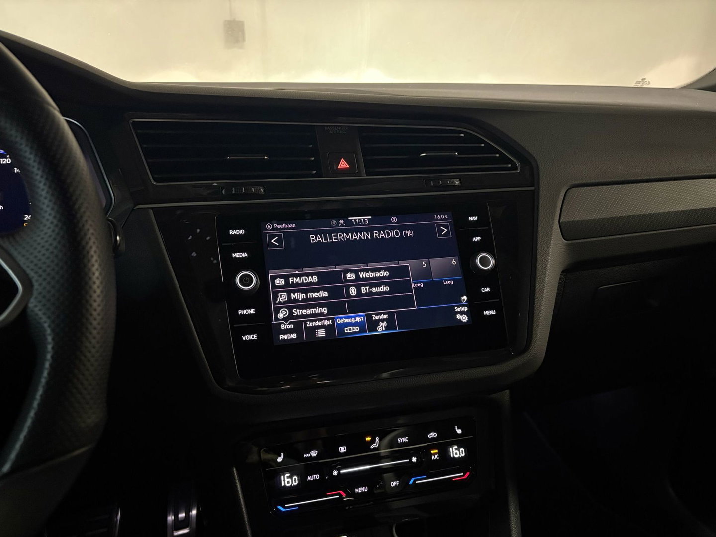 Volkswagen Tiguan 1.5 TSI R-Line PANO KEYLESS CAM