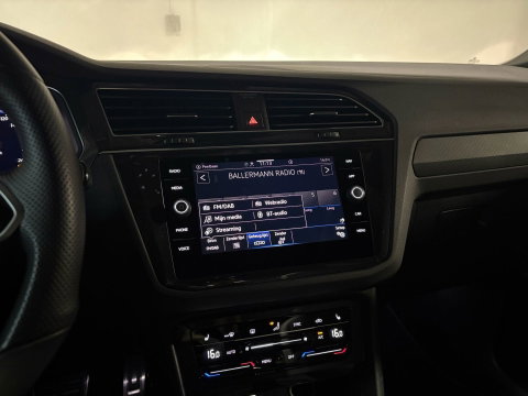 Volkswagen Tiguan 1.5 TSI R-Line PANO KEYLESS CAM