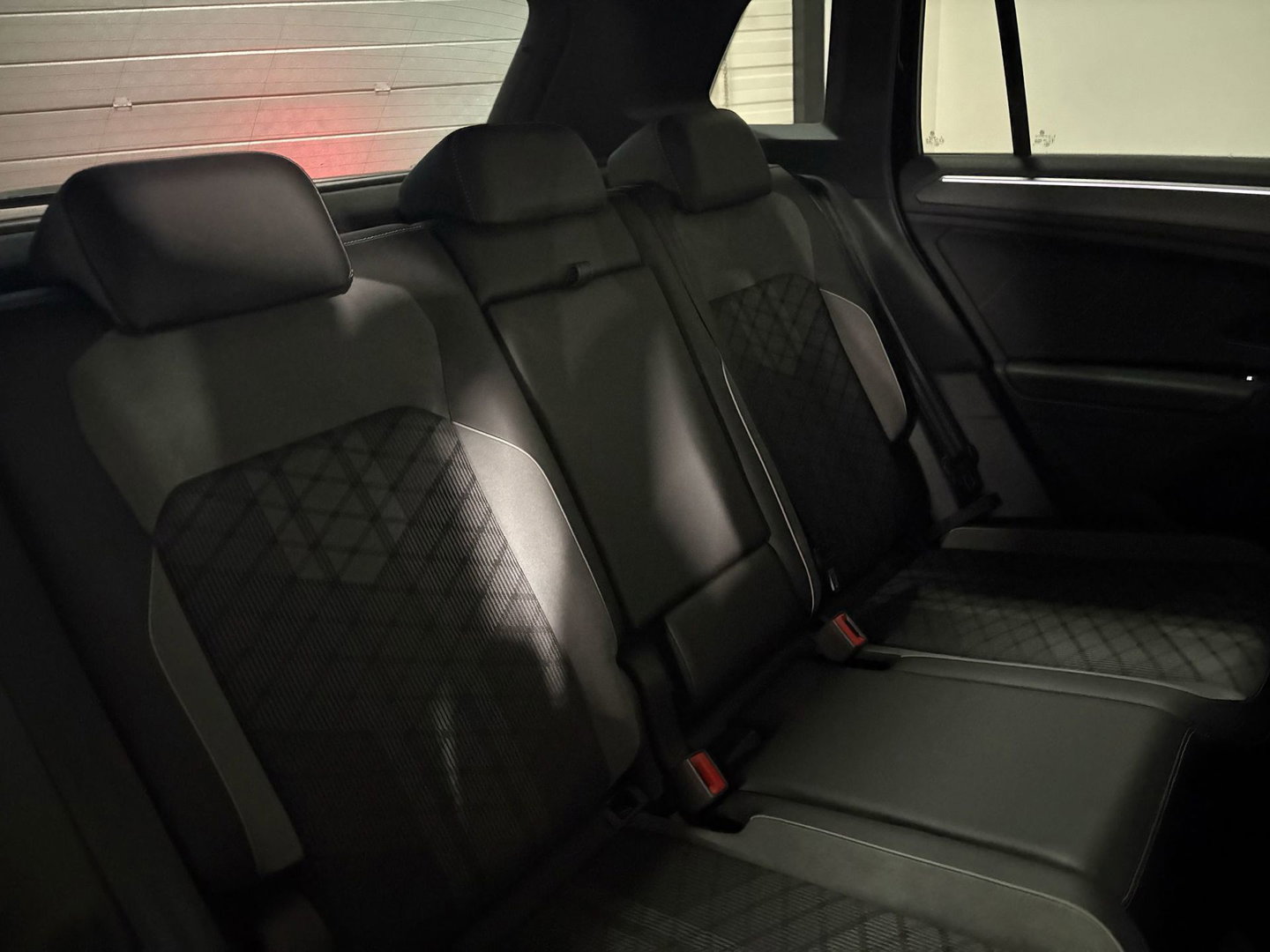 Volkswagen Tiguan 1.5 TSI R-Line PANO KEYLESS CAM