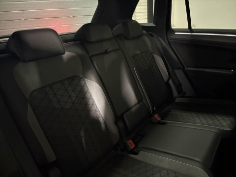 Volkswagen Tiguan 1.5 TSI R-Line PANO KEYLESS CAM