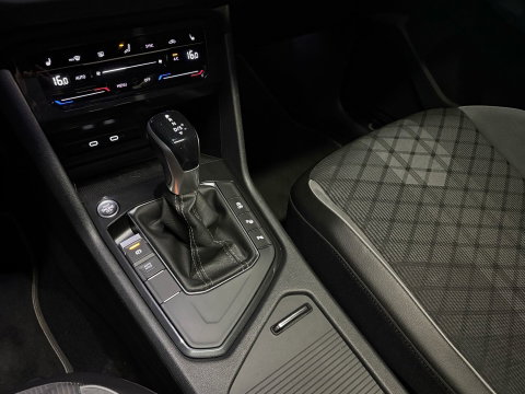 Volkswagen Tiguan 1.5 TSI R-Line PANO KEYLESS CAM