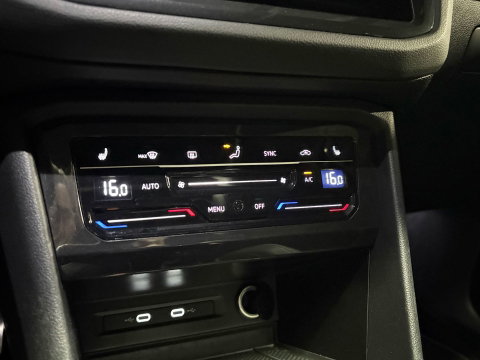 Volkswagen Tiguan 1.5 TSI R-Line PANO KEYLESS CAM