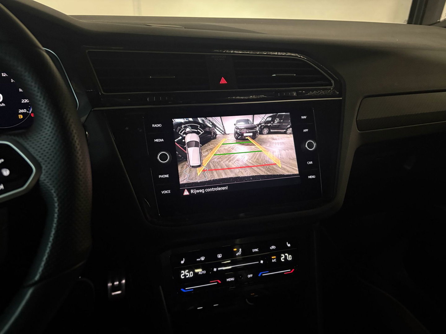 Volkswagen Tiguan 1.5 TSI R-Line PANO KEYLESS CAM