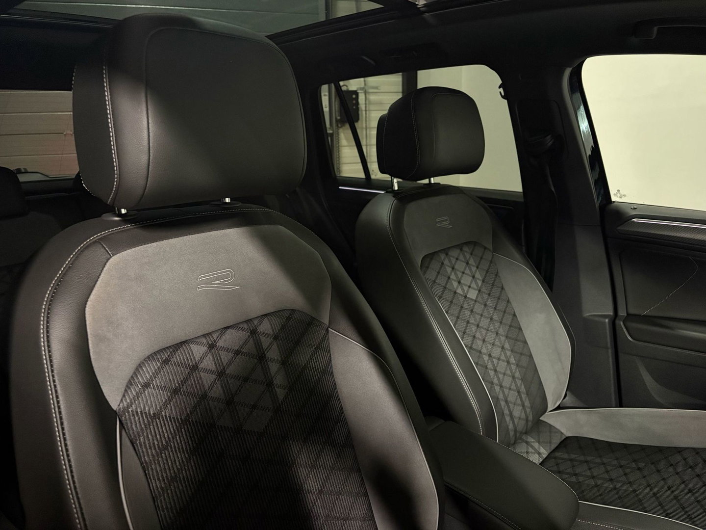 Volkswagen Tiguan 1.5 TSI R-Line PANO KEYLESS CAM