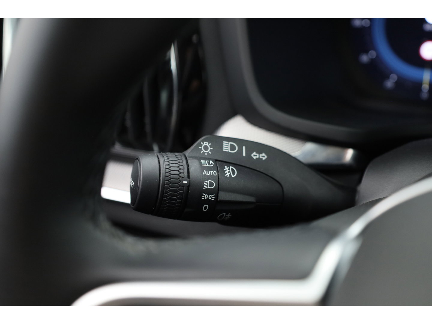Volvo V60 2.0 T6 Plug-in hybrid AWD Plus Dark | Pano-dak | Head-up | 360 camera | Adap. Cruise | H&K Audio |
