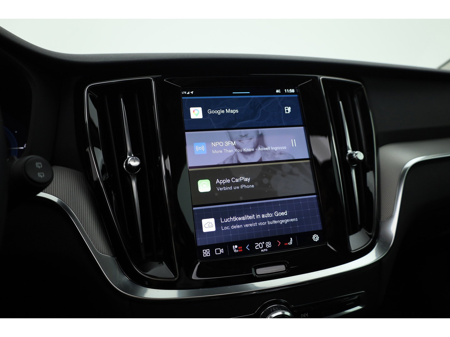 Volvo V60 2.0 T6 Plug-in hybrid AWD Plus Dark | Pano-dak | Head-up | 360 camera | Adap. Cruise | H&K Audio |