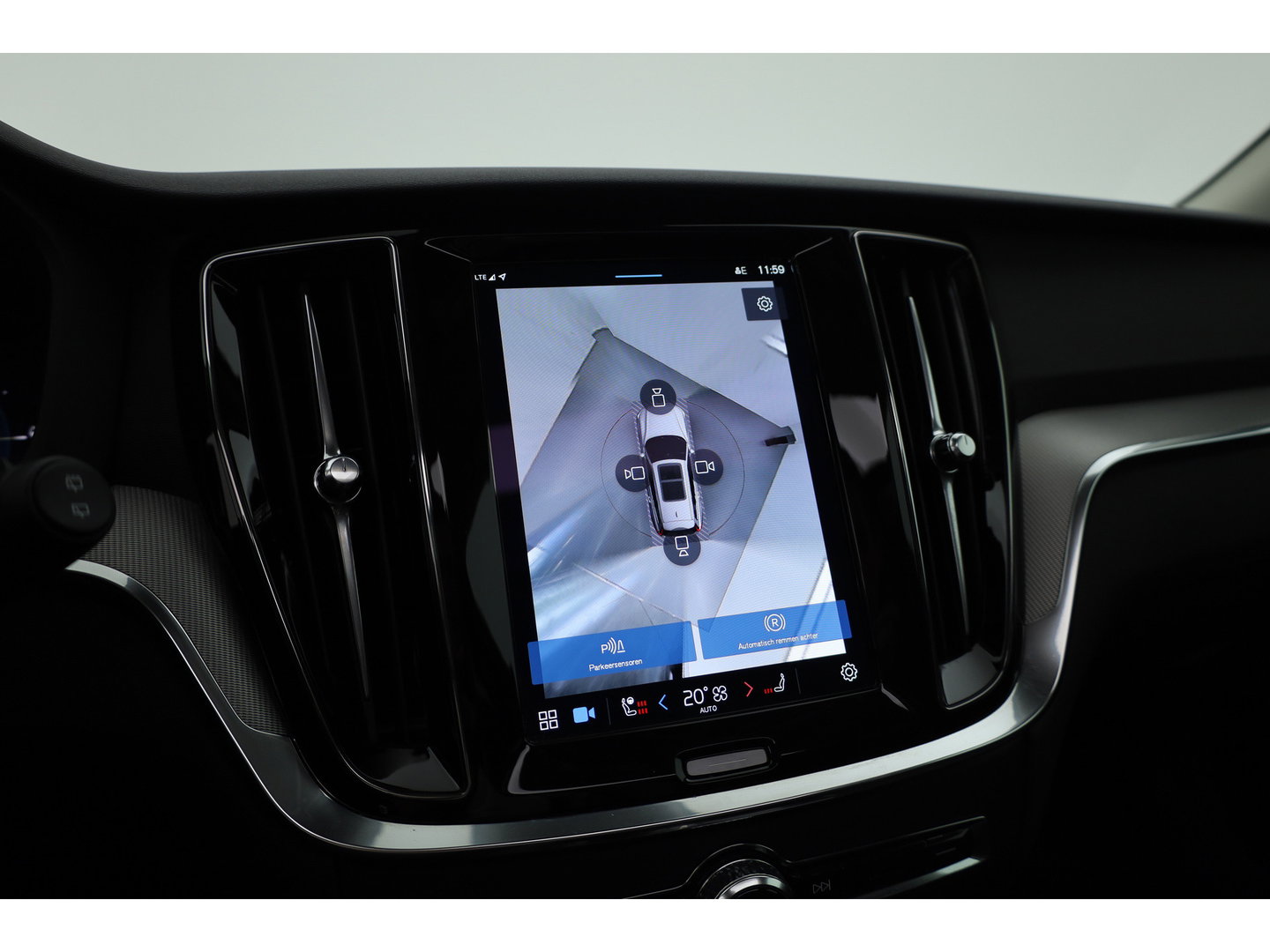 Volvo V60 2.0 T6 Plug-in hybrid AWD Plus Dark | Pano-dak | Head-up | 360 camera | Adap. Cruise | H&K Audio |