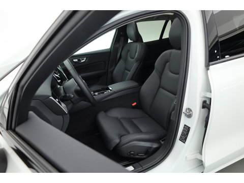 Volvo V60 2.0 T6 Plug-in hybrid AWD Plus Dark | Pano-dak | Head-up | 360 camera | Adap. Cruise | H&K Audio |