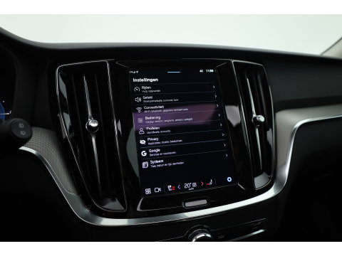 Volvo V60 2.0 T6 Plug-in hybrid AWD Plus Dark | Pano-dak | Head-up | 360 camera | Adap. Cruise | H&K Audio |
