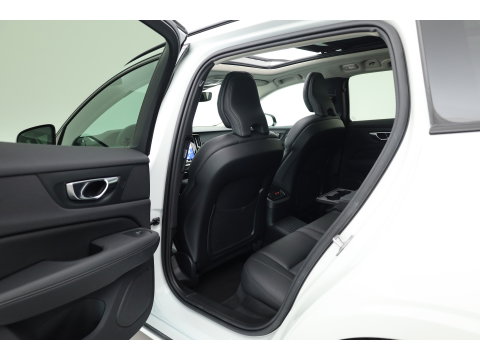 Volvo V60 2.0 T6 Plug-in hybrid AWD Plus Dark | Pano-dak | Head-up | 360 camera | Adap. Cruise | H&K Audio |