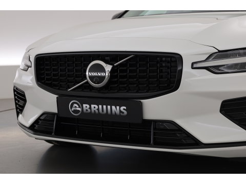 Volvo V60 2.0 T6 Plug-in hybrid AWD Plus Dark | Pano-dak | Head-up | 360 camera | Adap. Cruise | H&K Audio |