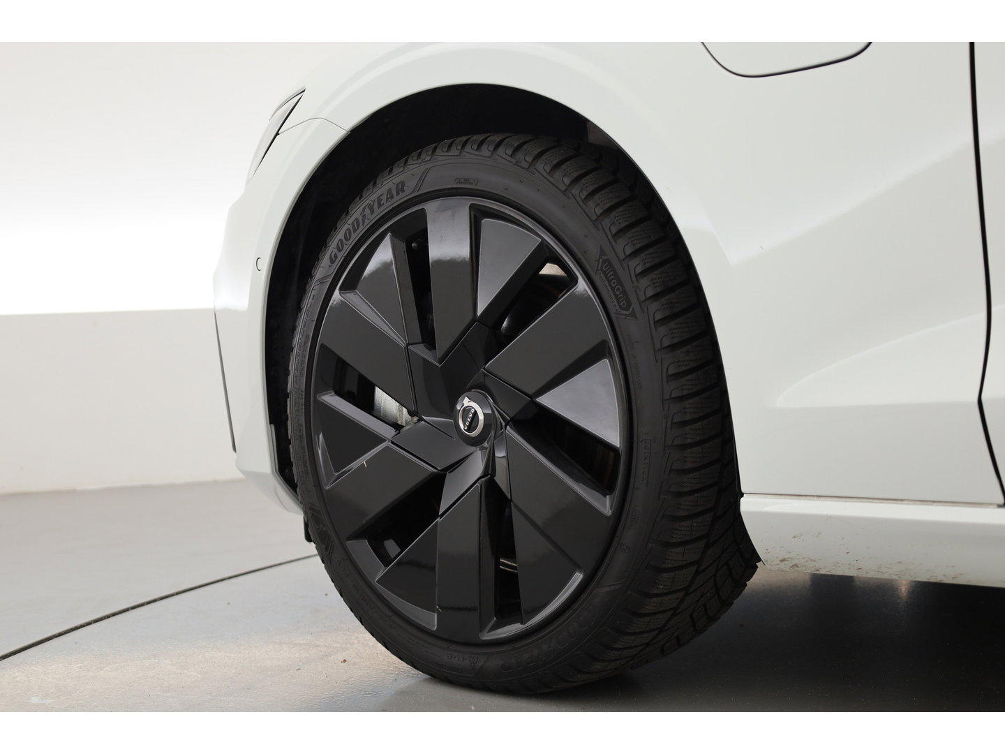 Volvo V60 2.0 T6 Plug-in hybrid AWD Plus Dark | Pano-dak | Head-up | 360 camera | Adap. Cruise | H&K Audio |