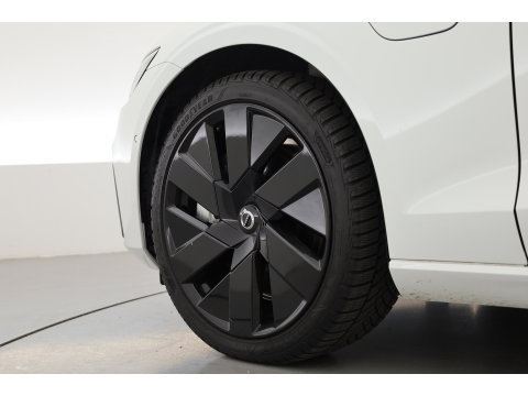 Volvo V60 2.0 T6 Plug-in hybrid AWD Plus Dark | Pano-dak | Head-up | 360 camera | Adap. Cruise | H&K Audio |