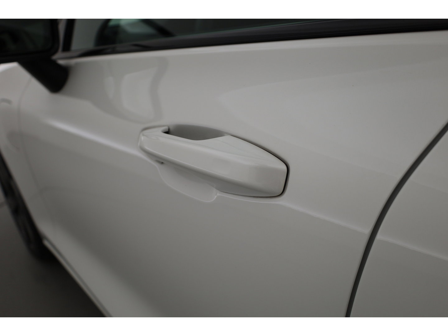 Volvo V60 2.0 T6 Plug-in hybrid AWD Plus Dark | Pano-dak | Head-up | 360 camera | Adap. Cruise | H&K Audio |