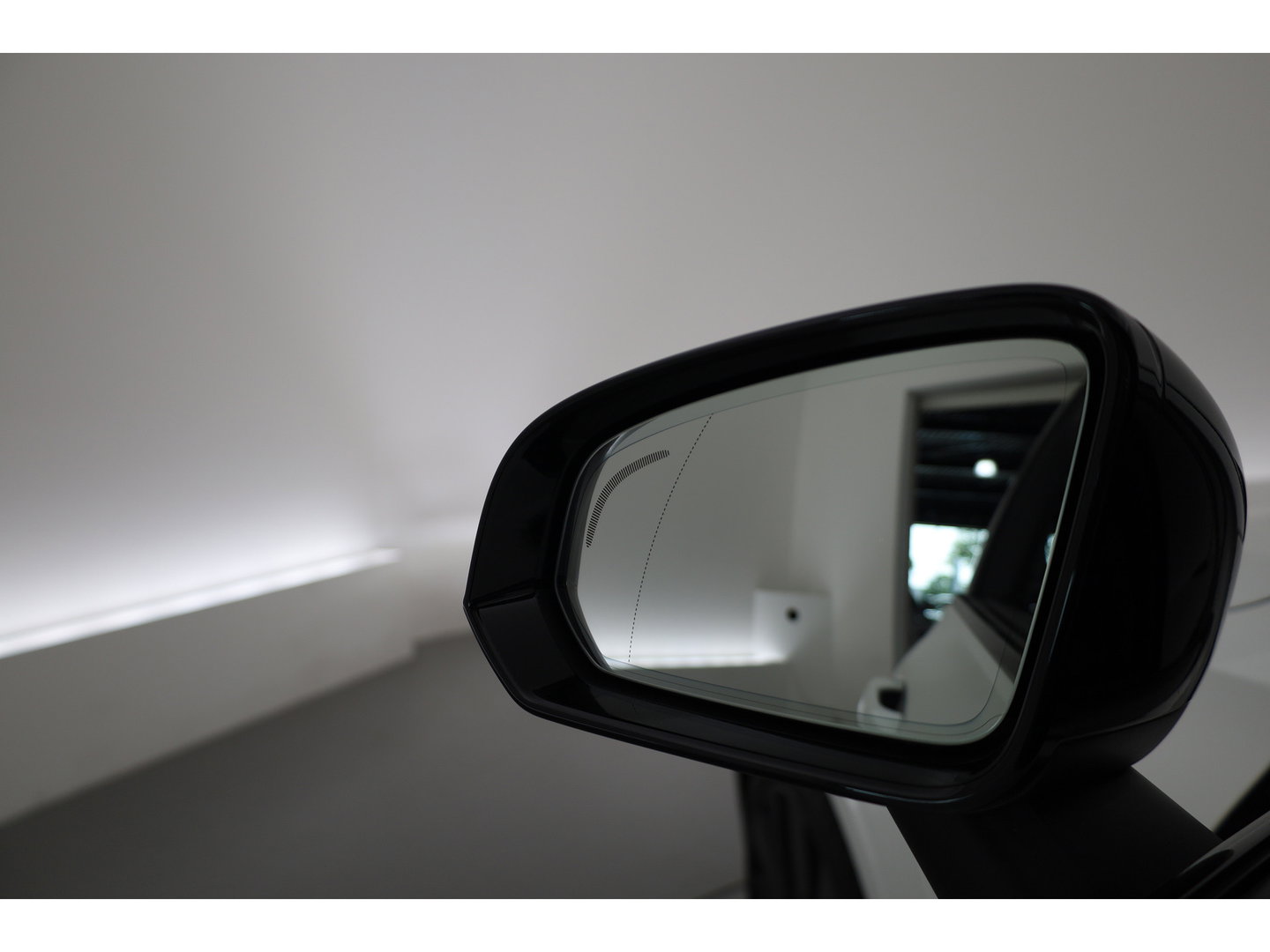 Volvo V60 2.0 T6 Plug-in hybrid AWD Plus Dark | Pano-dak | Head-up | 360 camera | Adap. Cruise | H&K Audio |