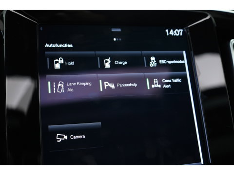 Volvo XC40 1.5 T5 Recharge R-Design | Pano-dak | Harman/ Kardon | 360 camera | Stoel + stuurverw. | Dode hoek | 20 inch |
