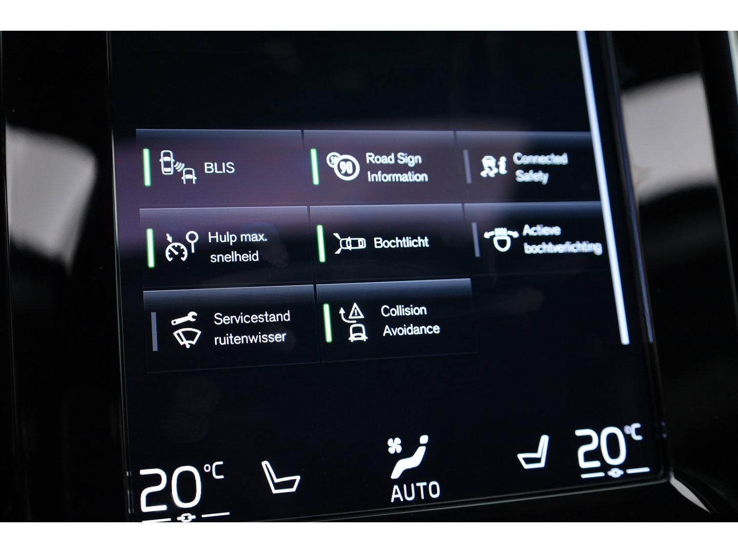 Volvo XC40 1.5 T5 Recharge R-Design | Pano-dak | Harman/ Kardon | 360 camera | Stoel + stuurverw. | Dode hoek | 20 inch |