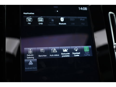 Volvo XC40 1.5 T5 Recharge R-Design | Pano-dak | Harman/ Kardon | 360 camera | Stoel + stuurverw. | Dode hoek | 20 inch |