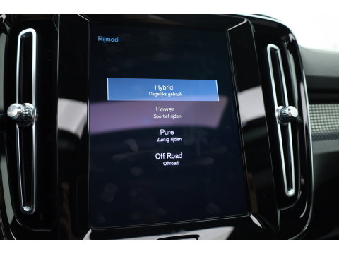 Volvo XC40 1.5 T5 Recharge R-Design | Pano-dak | Harman/ Kardon | 360 camera | Stoel + stuurverw. | Dode hoek | 20 inch |