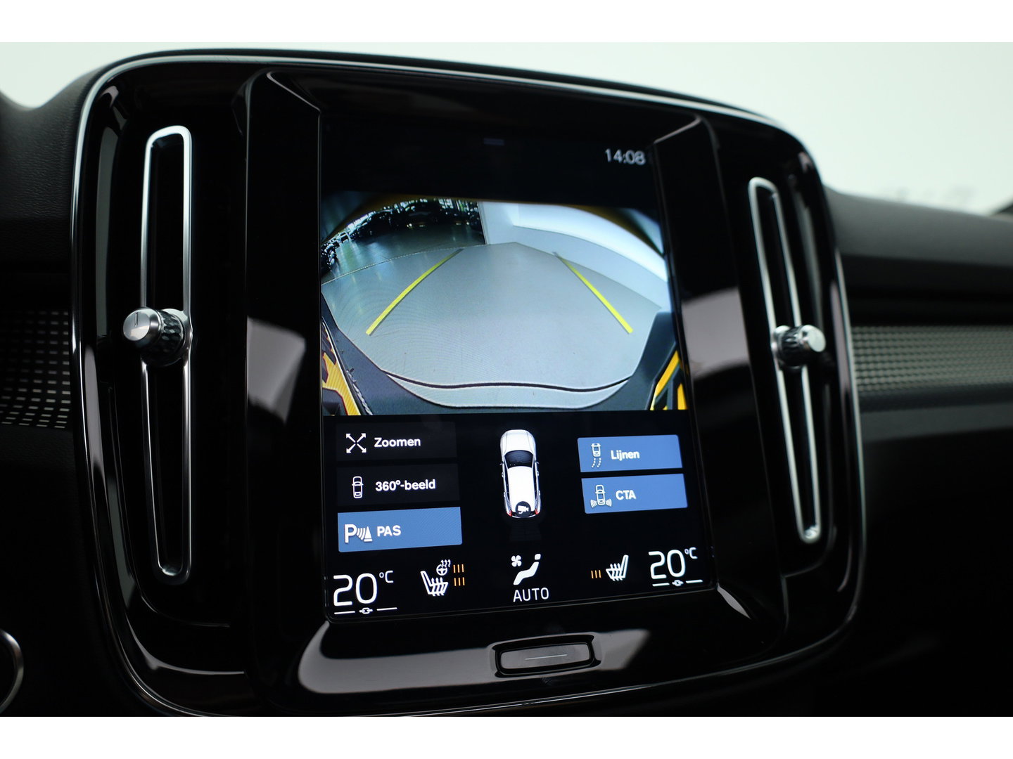 Volvo XC40 1.5 T5 Recharge R-Design | Pano-dak | Harman/ Kardon | 360 camera | Stoel + stuurverw. | Dode hoek | 20 inch |