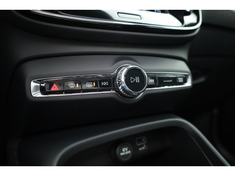 Volvo XC40 1.5 T5 Recharge R-Design | Pano-dak | Harman/ Kardon | 360 camera | Stoel + stuurverw. | Dode hoek | 20 inch |