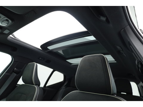 Volvo XC40 1.5 T5 Recharge R-Design | Pano-dak | Harman/ Kardon | 360 camera | Stoel + stuurverw. | Dode hoek | 20 inch |
