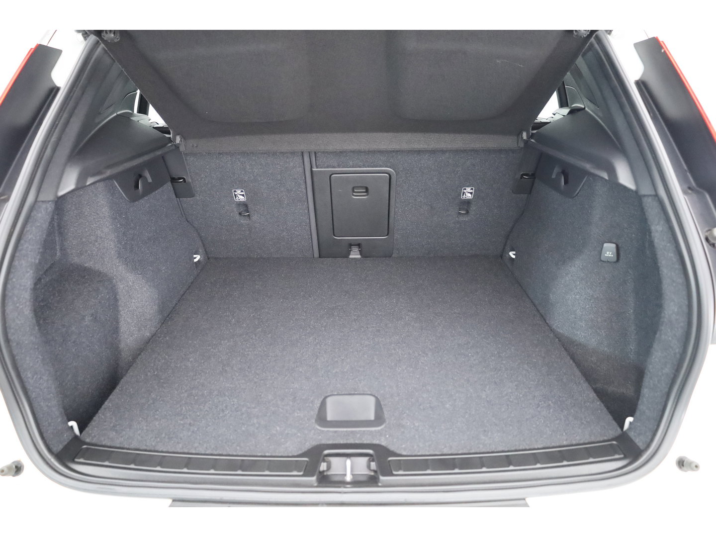 Volvo XC40 1.5 T5 Recharge R-Design | Pano-dak | Harman/ Kardon | 360 camera | Stoel + stuurverw. | Dode hoek | 20 inch |