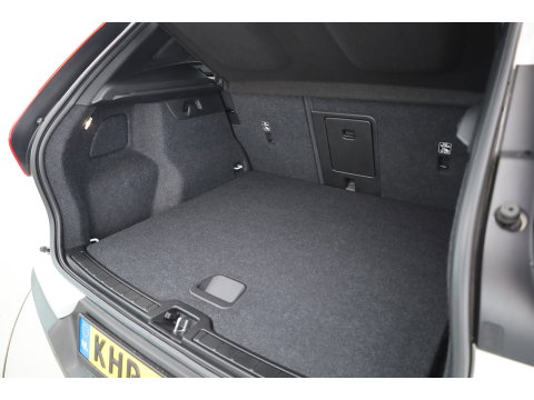 Volvo XC40 1.5 T5 Recharge R-Design | Pano-dak | Harman/ Kardon | 360 camera | Stoel + stuurverw. | Dode hoek | 20 inch |
