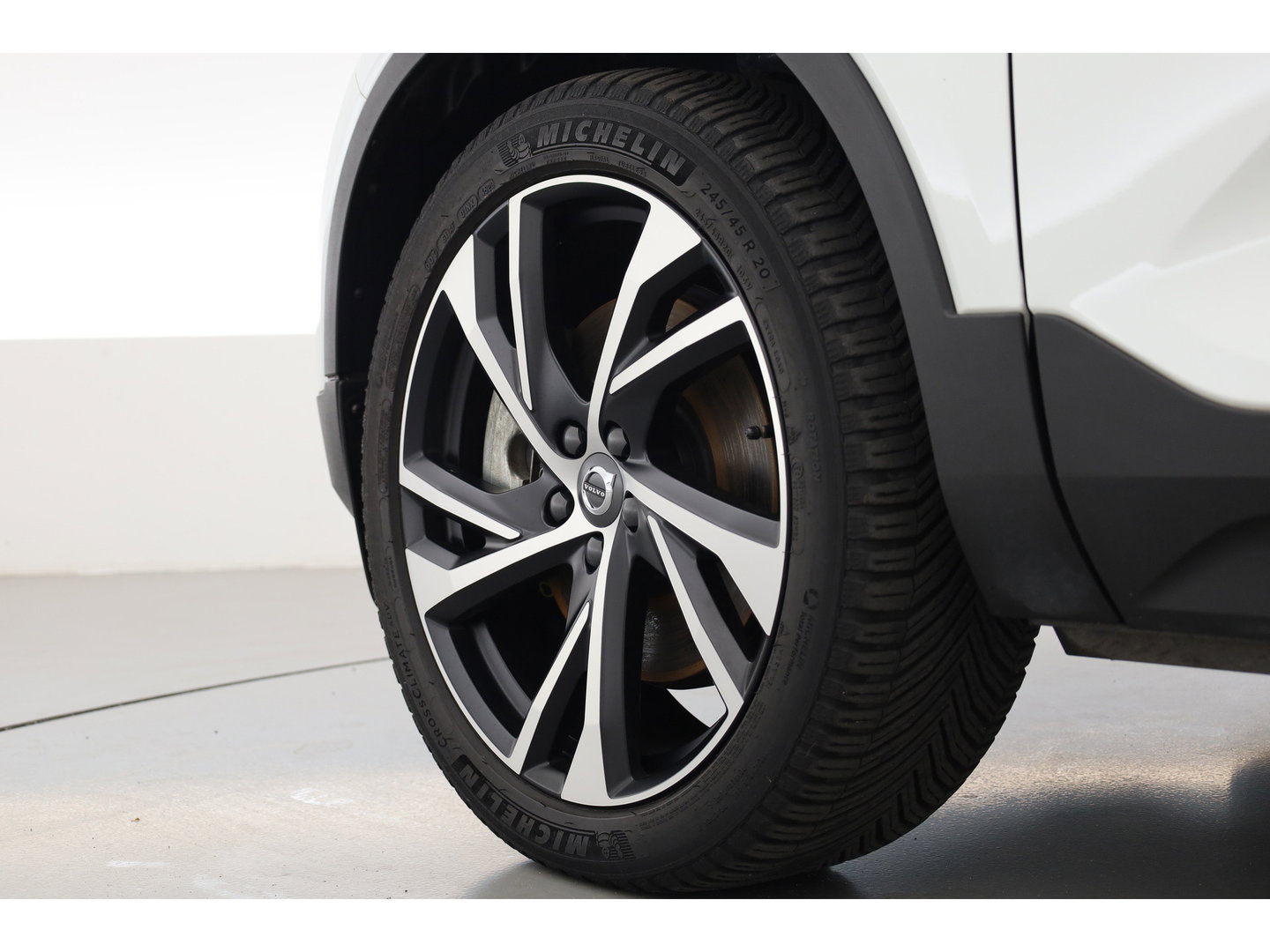 Volvo XC40 1.5 T5 Recharge R-Design | Pano-dak | Harman/ Kardon | 360 camera | Stoel + stuurverw. | Dode hoek | 20 inch |