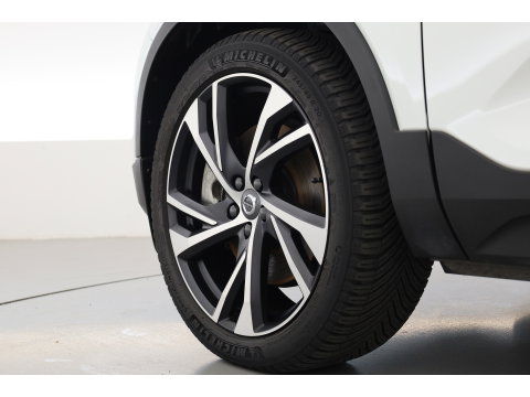 Volvo XC40 1.5 T5 Recharge R-Design | Pano-dak | Harman/ Kardon | 360 camera | Stoel + stuurverw. | Dode hoek | 20 inch |